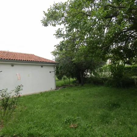 Διαμέρισμα Gardens 2 *