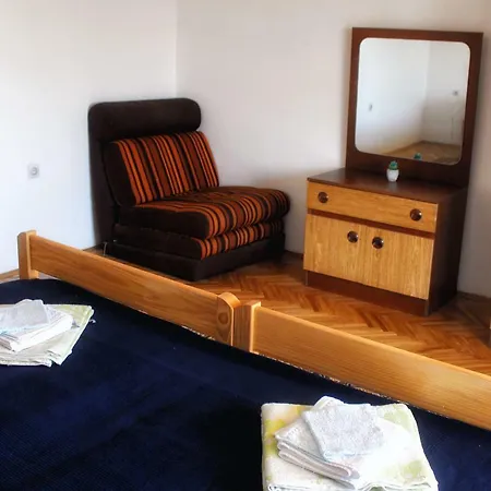 Gardens 2 アパート ロヴィニ