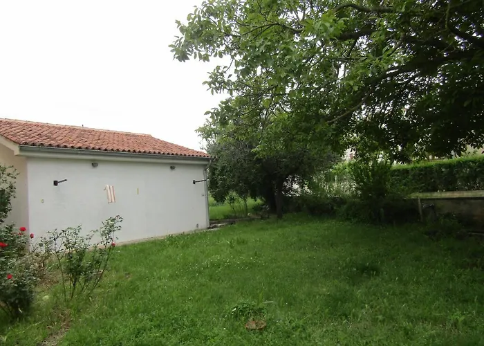 Διαμέρισμα Gardens 2 *